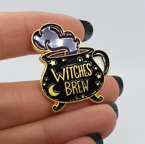 {5/$25} witch's brew cauldron pin - Picture 2 of 4